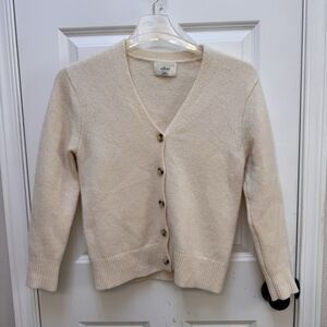 Wilfred Cardigan Sweater Womens 2XS Cream 100% Cashmere V-Neck Aritzia Preppy